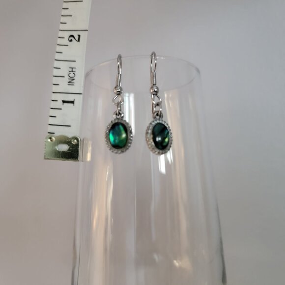 Vintage Emerald Green Earrings Drop Dangle Silver Tone Sparkly - Picture 4 of 5